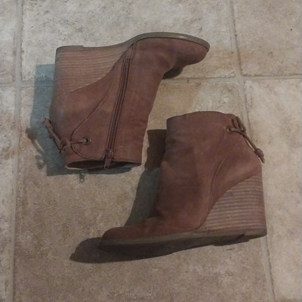 Lucky Brand Yamina Wedge Bootie Womens Ankle Boot Brown Leather Tie Back Size 7